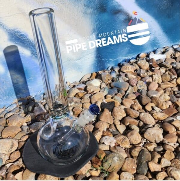 One  foot tall heavy waterpipe
