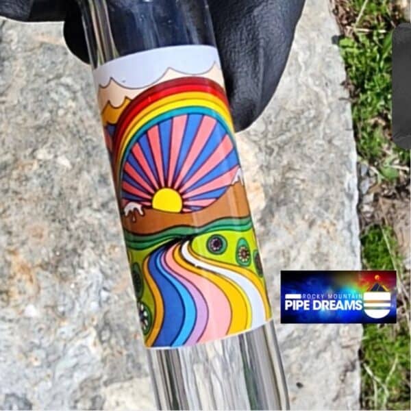 glass hand pipe with psychedelic scene - Image 3