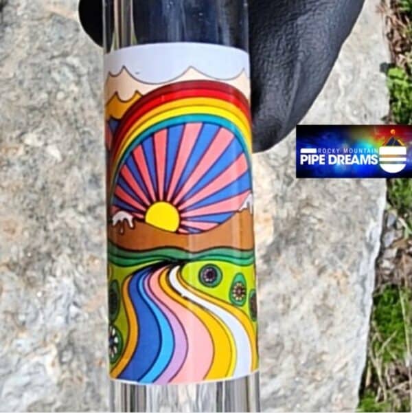 glass hand pipe with psychedelic scene - Image 4