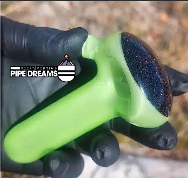 american made glass hand pipe in jackpot green - Image 4